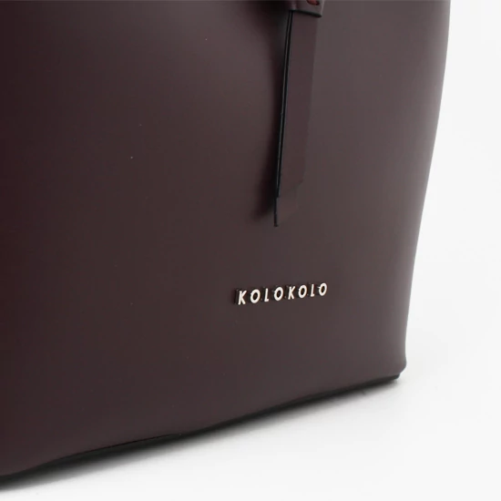 April padlizsánlila bőrtáska