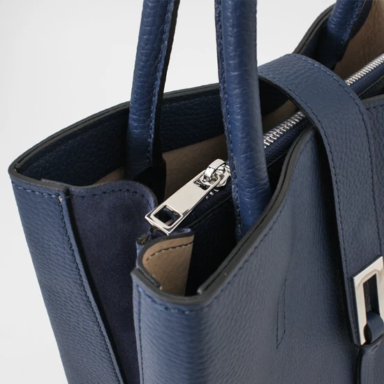 April sötétkék bőrtáska