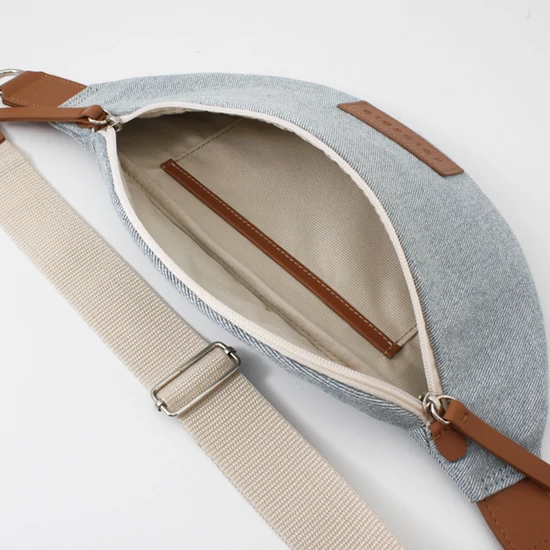 Farmer világoskék crossbody táska