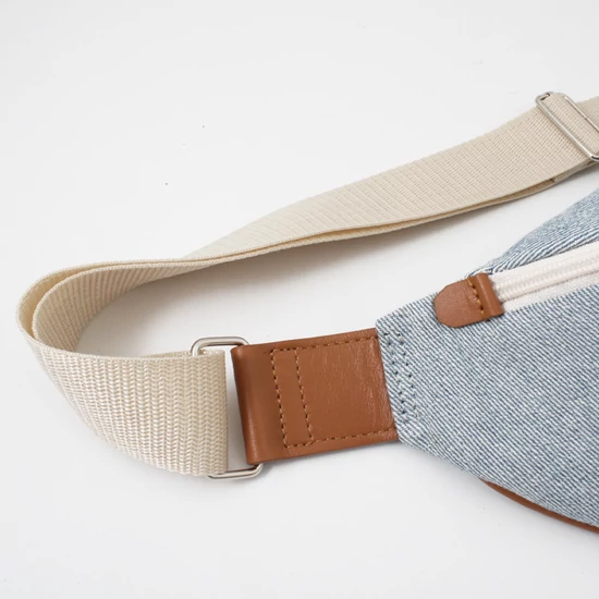 Farmer világoskék crossbody táska
