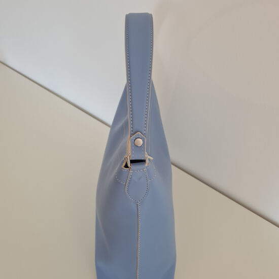 Kék kézi fogós táska