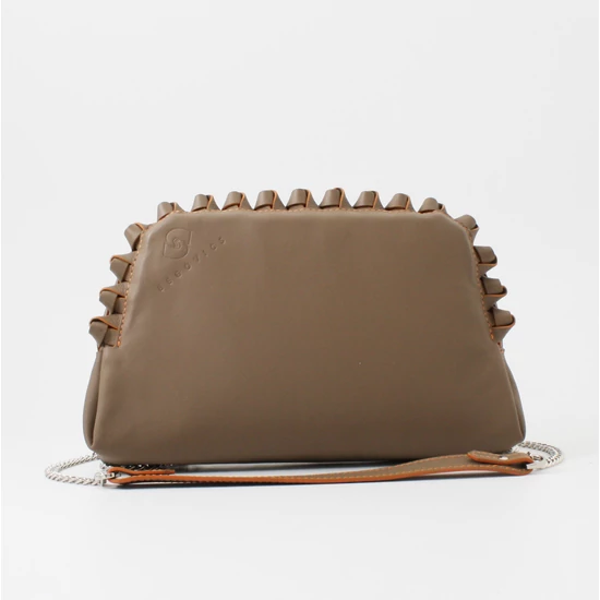 Női kávébarna variálható láncos, bőrtáska