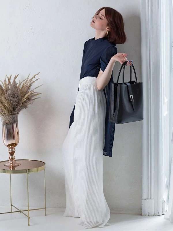 April fekete bőrtáska