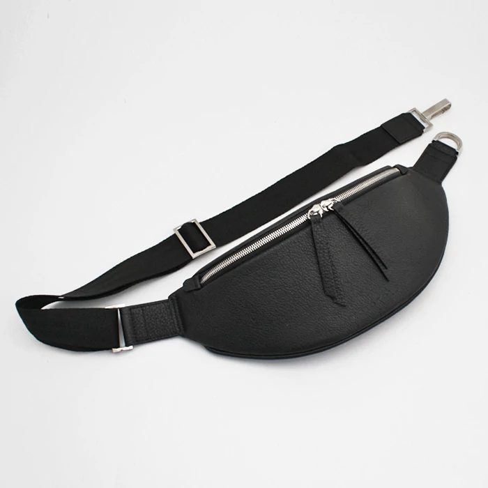 Fekete  crossbody állítható pántokkal