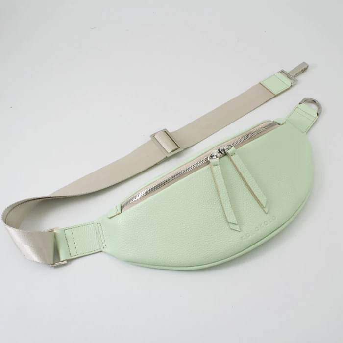 Pisztáciazöld crossbody állítható pántokkal