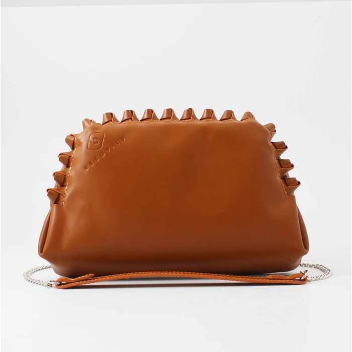 Női csaucsau barna variálható láncos, bőrtáska